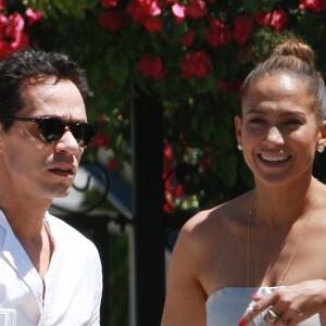 Jennifer Lopez et son ex mari Marc Anthony vont chercher leur fille Emme a l'ecole a Los Angeles, le 19 juin 2013.