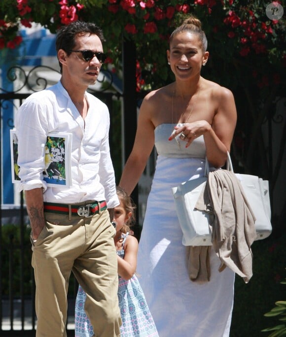 Jennifer Lopez et son ex mari Marc Anthony vont chercher leur fille Emme a l'ecole a Los Angeles, le 19 juin 2013.