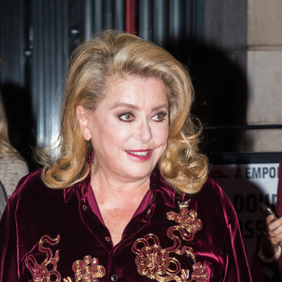 Exclusif - Catherine Deneuve arrive à la soirée "House of Tilbury hosted by Charlotte Tilbury" à l'Hôtel du Duc à Paris. Le 18 septembre 2019.