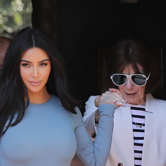 Exclusif - Kim Kardashian et sa grand-mère, MJ, déjeunent dans leur restaurant italien favori à Los Angeles, le 19 septembre 2019.