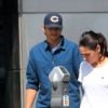 Exclusif - Mila Kunis et son mari Ashton Kutcher sont allés faire du shopping avec leur fils Dimitri dans un quartier de Los Angeles. Mila et Ashton s'embrassent dans la rue. Le 12 août 2019