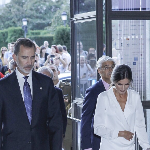 Le roi Felipe VI et la reine Letizia d'Espagne lors de l'ouverture de la saison 2019)2020 de l'Opéra de Madrid avec "Don Carlo" le 18 septembre 2019.