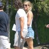 Exclusif - Gwyneth Paltrow et son mari B.Falchuk lors d'une sortie à pied avec des amis à Los Angeles le 2 septembre 2019 02/09/2019 - Los Angeles