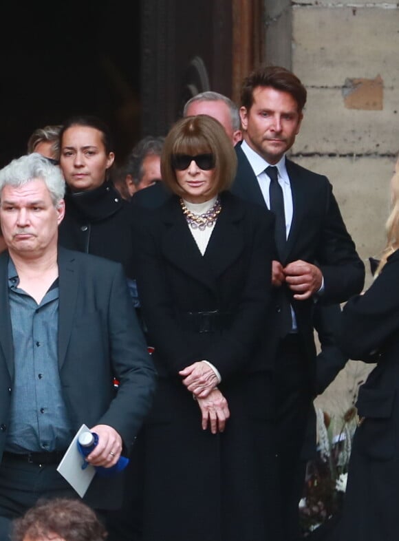 Anna Wintour et Bradley Cooper à l'issue des obsèques du photographe allemand Peter Lindbergh en l'église Saint-Sulpice à Paris le 24 septembre 2019.