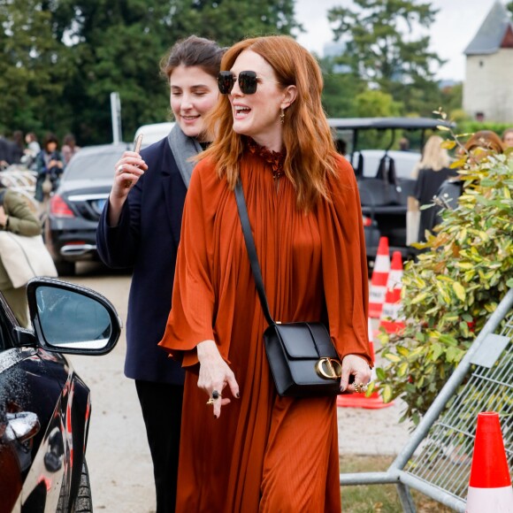 Julianne Moore assiste au défilé Christian Dior, collection prêt-à-porter printemps-été 2020. Paris, le 24 septembre 2019. © Christophe Clovis / Vereen / Bestimage