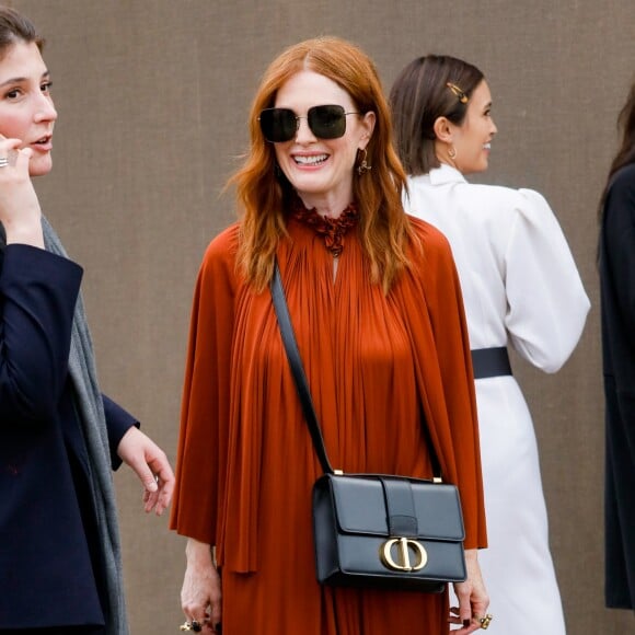 Julianne Moore assiste au défilé Christian Dior, collection prêt-à-porter printemps-été 2020. Paris, le 24 septembre 2019. © Christophe Clovis / Vereen / Bestimage