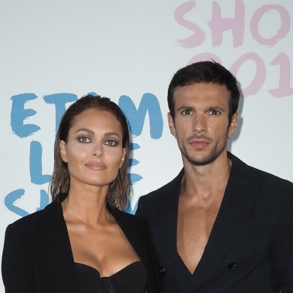 Caroline Receveur et son compagnon Hugo Philip assistent au défilé Etam Live Show 2019 au Stade Roland Garros à Paris le 24 septembre 2019. © Rachid Bellak / Bestimage