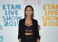 Caroline Receveur : Canon en lingerie et coiffure effet mouillé au défilé Etam
