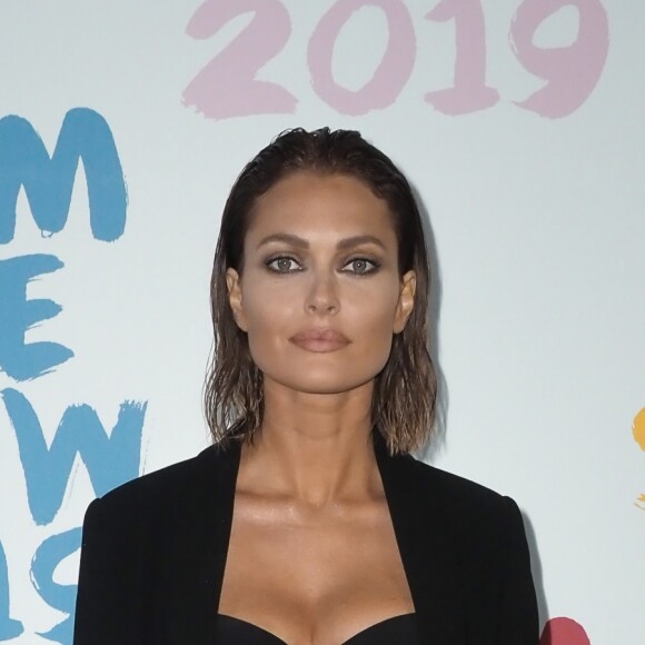 Caroline Receveur assiste au défilé Etam Live Show 2019 au Stade Roland Garros à Paris le 24 septembre 2019. © Rachid Bellak / Bestimage