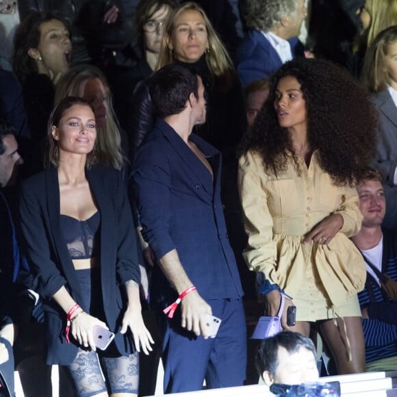 Caroline Receveur, Hugo Philip, Tina Kunakey et Niels Schneider assistent au défilé Etam Live Show 2019 au Stade Roland Garros à Paris le 24 septembre 2019. © Rachid Bellak / Bestimage