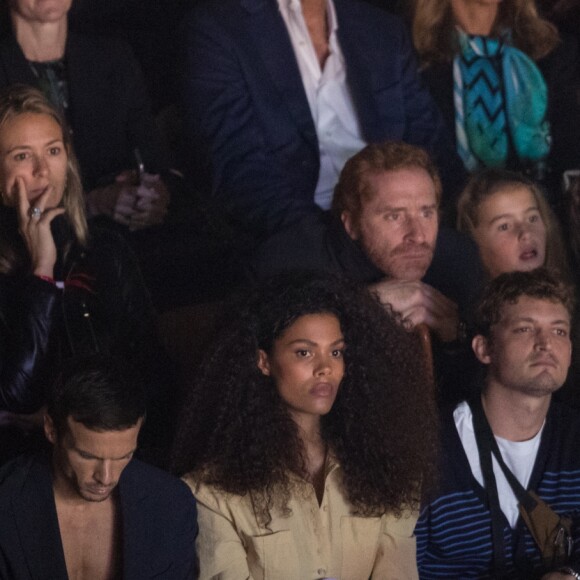 Caroline Receveur, Hugo Philip, Tina Kunakey et Niels Schneider assistent au défilé Etam Live Show 2019 au Stade Roland Garros à Paris le 24 septembre 2019. © Rachid Bellak / Bestimage