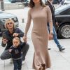 Eva Longoria et son fils Santiago se promènent place Vendôme à Paris, à l'occasion de la fashion week. Le 25 septembre 2019