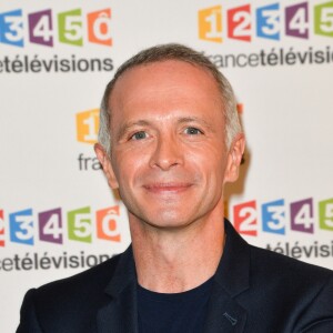 Samuel Étienne lors du photocall de la présentation de la nouvelle dynamique 2017-2018 de France Télévisions. Paris, le 5 juillet 2017. © Guirec Coadic/Bestimage