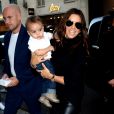 Eva Longoria et son fils Santiago rentrent au Mandarin Oriental à Paris. Le 27 septembre 2019.
