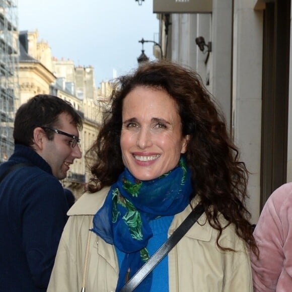 Andie Macdowell arrive au Mandarin Oriental à Paris. Le 27 septembre 2019.