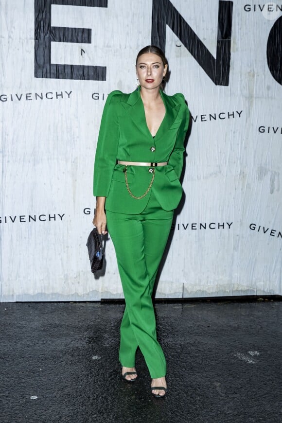 Maria Sharapova assiste au défilé Givenchy Collection Prêt-à-Porter Printemps/Eté 2020 lors de la Fashion Week de Paris (PFW), le 29 septembre 2019. © Olivier Borde/Bestimage
