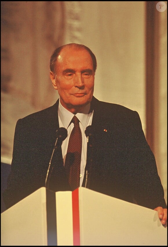 Archives- François Mitterrand au Bourget en 1988.