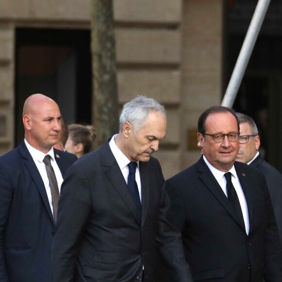 François Hollande - Arrivées en l'église Saint-Sulpice pour les obsèques de l'ancien président de la République Jacques Chirac à Paris. Un service solennel sera présidé par le président de la République. Le 30 septembre 2019 © Stéphane Lemouton / Bestimage