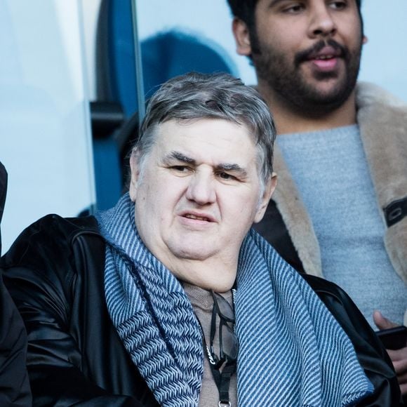 Pierre Ménès dans les tribunes du match PSG - Strasbourg (5-2) au Parc des Princes à Paris le 17 février 2018.