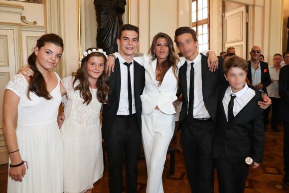 Exclusif - Aurore Aleman entre ses filles (à gauche) et les fils de son mari Benjamin Castaldi Julien, Simon et Enzo - Mairie - Mariage civil de Benjamin Castaldi et Aurore Aleman à la mairie de Marseille, le 27 août 2016. © Jacovides-Moreau/Bestimage