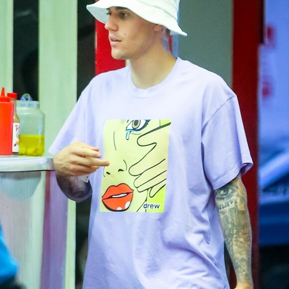 Justin Bieber et sa femme Hailey Baldwin Bieber sont allés se faire masser après un diner et un cinéma en amoureux dans le quartier de West Hollywood à Los Angeles, le 2 octobre 2019