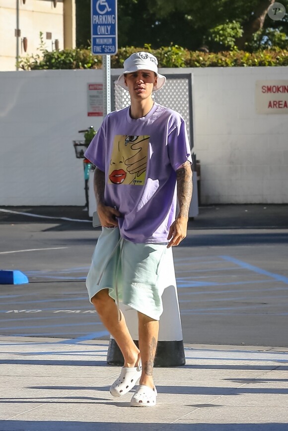 Justin Bieber et sa femme Hailey Baldwin Bieber sont allés se faire masser après un diner et un cinéma en amoureux dans le quartier de West Hollywood à Los Angeles, le 2 octobre 2019