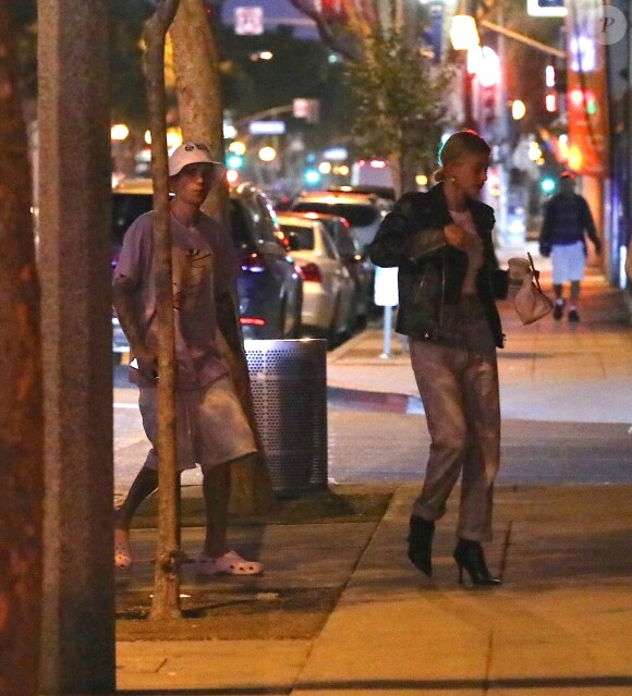 Justin Bieber et sa femme Hailey Baldwin Bieber sont allés se faire masser après un diner et un cinéma en amoureux dans le quartier de West Hollywood à Los Angeles, le 2 octobre 2019