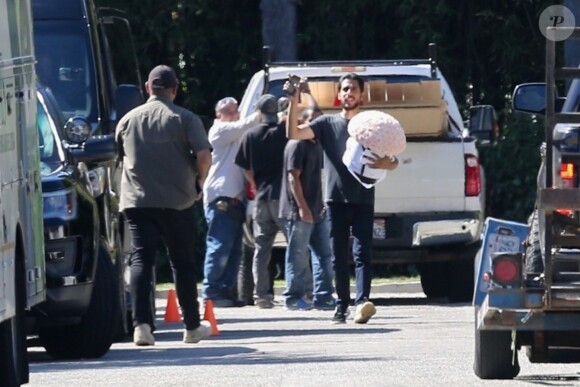 Justin Bieber emmène sa femme Hailey Baldwin Bieber au cinéma après lui avoir fait livré des fleurs à domicile à Los Angeles, le 2 octobre 2019
