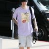 Justin Bieber se fait injecter un cocktail vitaminés en balade dans les rues de Los Angeles. Le 18 septembre 2019