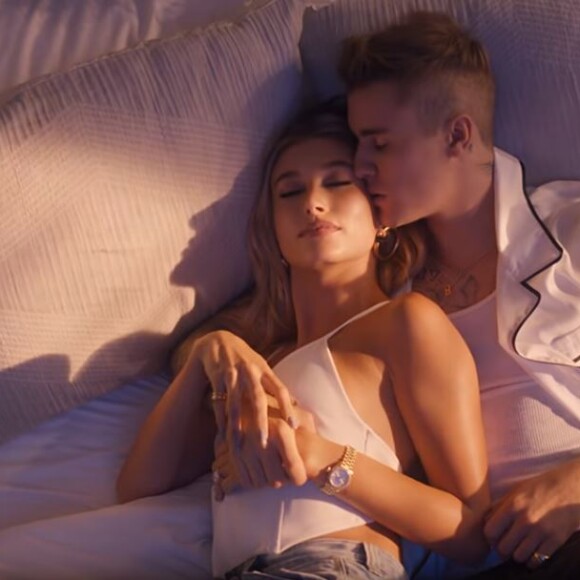 Justin Bieber et Hailey Baldwin dans le clip 10000 hours sur Youtube (Octobre 2019).