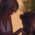 Justin Bieber et Hailey Baldwin dans le clip 10000 hours sur Youtube (Octobre 2019).