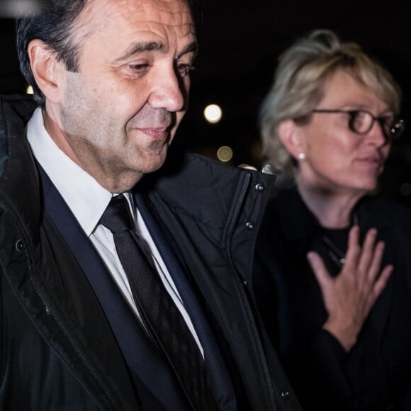 Claude Chirac très émue et son mari Frédéric Salat-Baroux ont tenu à remercier les Français qui faisaient la queue pour se rendre aux Invalides pour rendre un dernier Hommage à Jacques Chirac le 29 septembre 2019. © Cyril Moreau/Bestimage