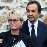 Claude Chirac en larmes sur les terres de son père, Bernadette absente