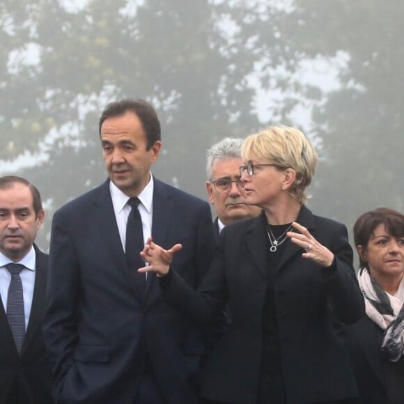 Le maire de Sainte-Féréole, Henri Soulier - Claude Chirac et son mari Frédéric Salat-Baroux vont se recueillir sur la tombe de la famille de Jacques Chirac au cimetière de Sainte-Féréole en Corrèze le 5 octobre 2019. Claude Chirac avait la gorge serrée au moment de prononcer un discours pour remercier les habitants de Sainte-Féréole. Ce samedi matin, avec son mari, elle a déposé une gerbe sur la tombe de ses arrières grands parents, avant de se rendre devant la maison familiale. Un recueillement dans l'émotion. © Patrick Bernard/Bestimage Claude Chirac and her husband, Frédéric Salat-Baroux, will gather at the grave of Jacques Chirac's family at the Sainte-Féréole cemetery in Corrèze on October 5, 2019. Claude Chirac was in a deep throat when giving a speech to thank the inhabitants from Sainte-Féréole. This Saturday morning, with her husband, she laid a wreath on the grave of her great grandparents, before going to the family home. A meditation in the emotion.05/10/2019 - Sainte-Féréole