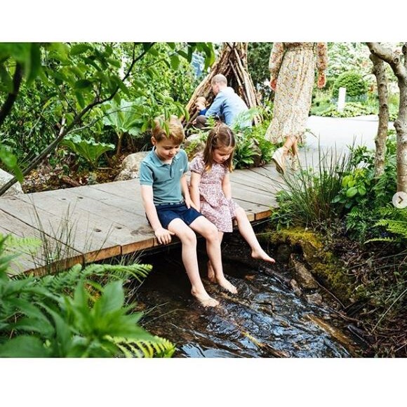 Kate Middleton et le prince William publient des photos de leur après-midi du dimanche 19 mai 2019 en famille au Chelsea Flower Show, avec leurs enfants (le prince George, la princesse Charlotte et le prince Louis) sur Instagram. Photo prise par @mattporteous.