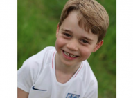 George de Cambridge : Supporter déchaîné à un match de foot avec ses parents
