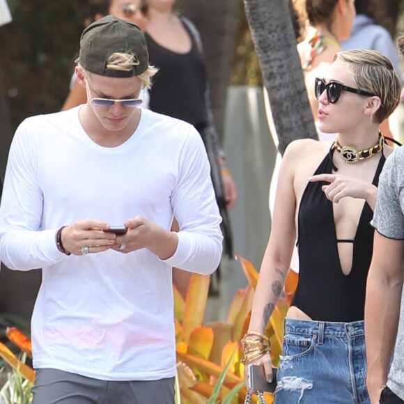 Miley Cyrus, Cody Simpson et Patrick Schwarzenegger à Miami en 2014.