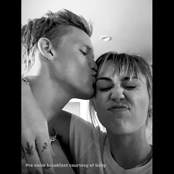 Miley Cyrus et Cody Simpson sur Instagram (Octobre 2019).