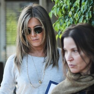 Jennifer Aniston fait du shopping à West Hollywood le 30 mai 2019.