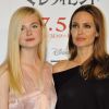 Elle Fanning et Angelina Jolie assistent à la conférence de presse du film "Maleficent" à Tokyo. Le 24 juin 2014.