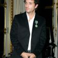  Philippe "Zdar" Cerboneschi a reçu les insignes de Chevalier de l'ordre des arts et des lettres, en 2005, à Paris.  