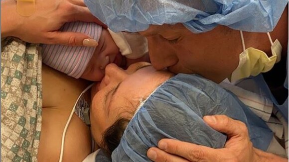 Nick Carter dévoile le visage de son bébé juste après l'accouchement