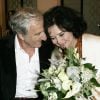 Marie-José Nat et Serge Rezvani le 30 septembre 2005 lors de leur mariage célébré à la mairie du 5e arrondissement de Paris par Jean Tibéri.