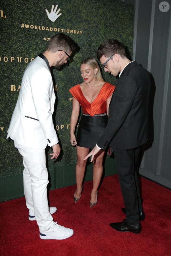Hank Fortener, Hilary Duff et son compagnon Matthew Koma lors de la 5ème édition du Gala Baby Ball au studio Goya à Los Angeles, le 12 octobre 2019.