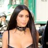 Kim Kardashian - La famille Kardashian se rend dans une boutique Armani pendant la Fashion Week de Paris le 29 septembre 2016. © Agence / Bestimage