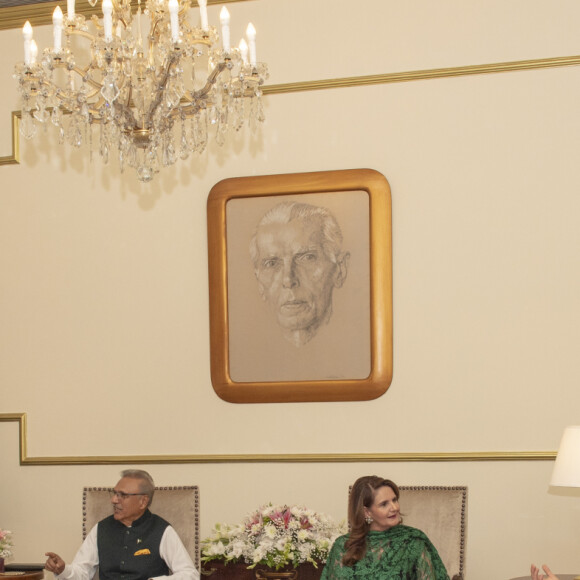 Le prince William, duc de Cambridge, Arif Alvi, président du Pakistan, Samina Alvi, la femme du président du Pakistan, Catherine Kate Middleton, duchesse de Cambridge - Le duc et la duchesse de Cambridge lors d'un rencontre avec le président du Pakistan à Islamabad le 15 octobre 2019.