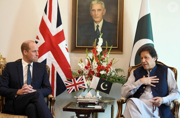Le prince William, duc de Cambridge, Imran Khan, premier ministre du Pakistan - Le duc et la duchesse de Cambridge lors d'une visite chez le premier ministre du Pakistan à Islamabad le 15 octobre 2019.