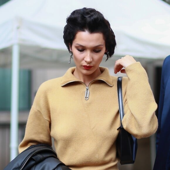 Bella Hadid à la sortie du défilé Miu Miu collection PAP printemps-été 2020, fashion week de Paris, le 1er Octobre 2019. © Perusseau - Da Silva / Bestimage