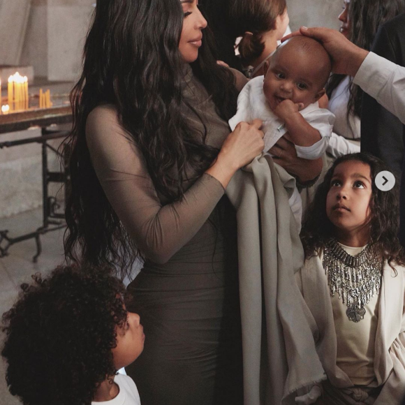 Kim Kardashian et ses enfants North, Saint et Psalm en Arménie. Octobre 2019.