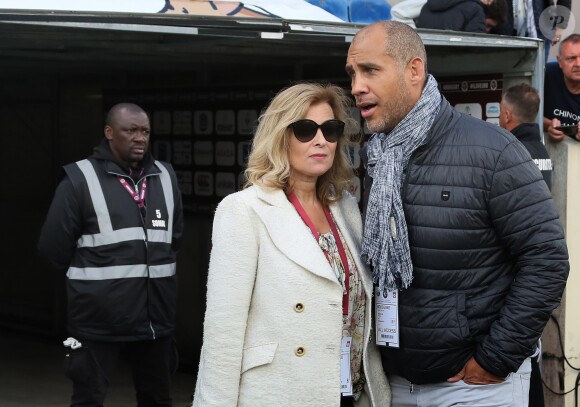 Valérie Trierweiler et  TV Romain Magellanlors du "Match des Légendes" durant lequel de grands noms du football et du rugby se sont affrontés pour une mi-temps de foot et une autre de rugby au profit de l'association "Un sourire, un espoir pour la vie" au stade Chaban Delmas, à Bordeaux, France, le 27 Mai 2019. © Patrick Bernard/Bestimage